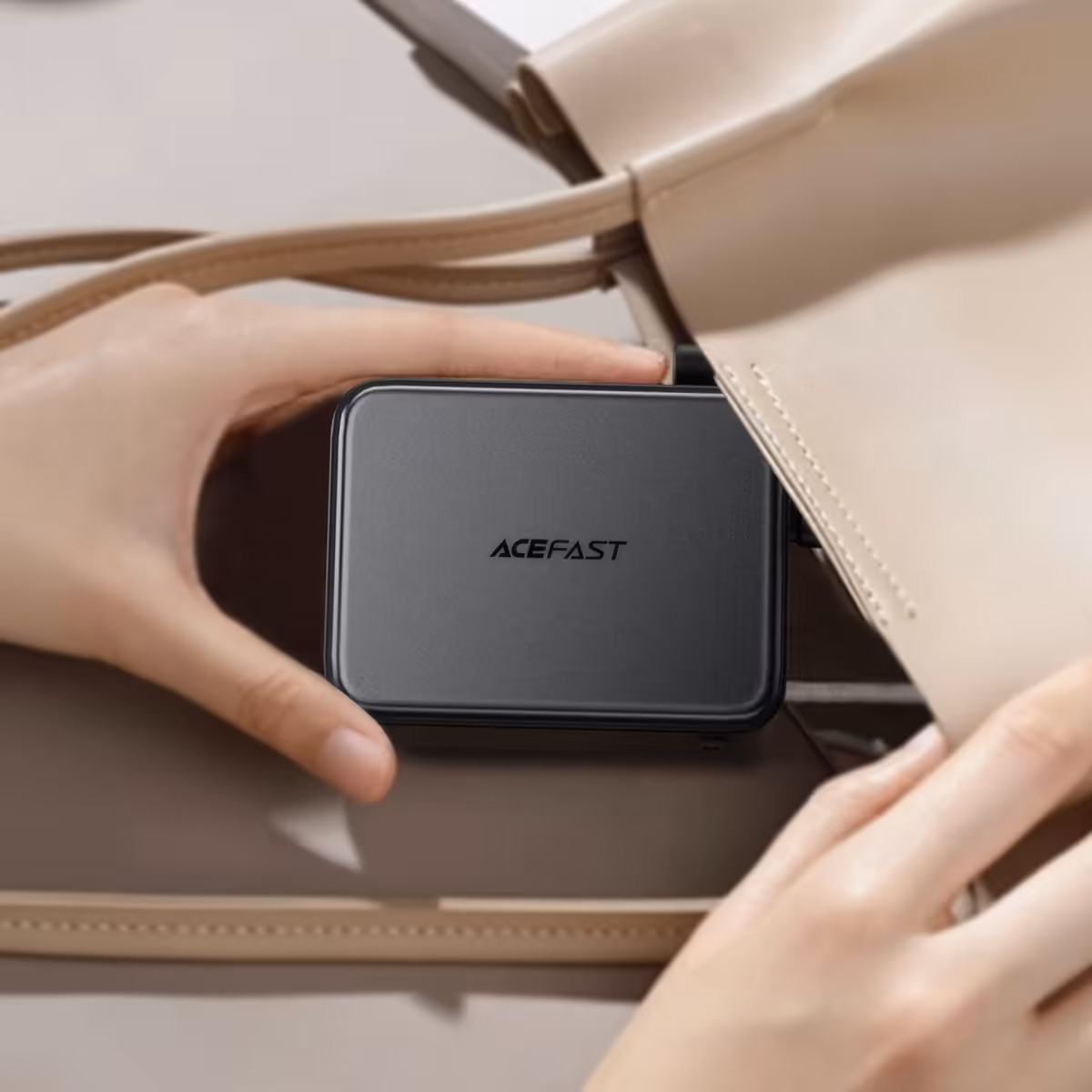 AceFast M28-10000 22.5W Fast Charging Powerbank with Cable - Image 5